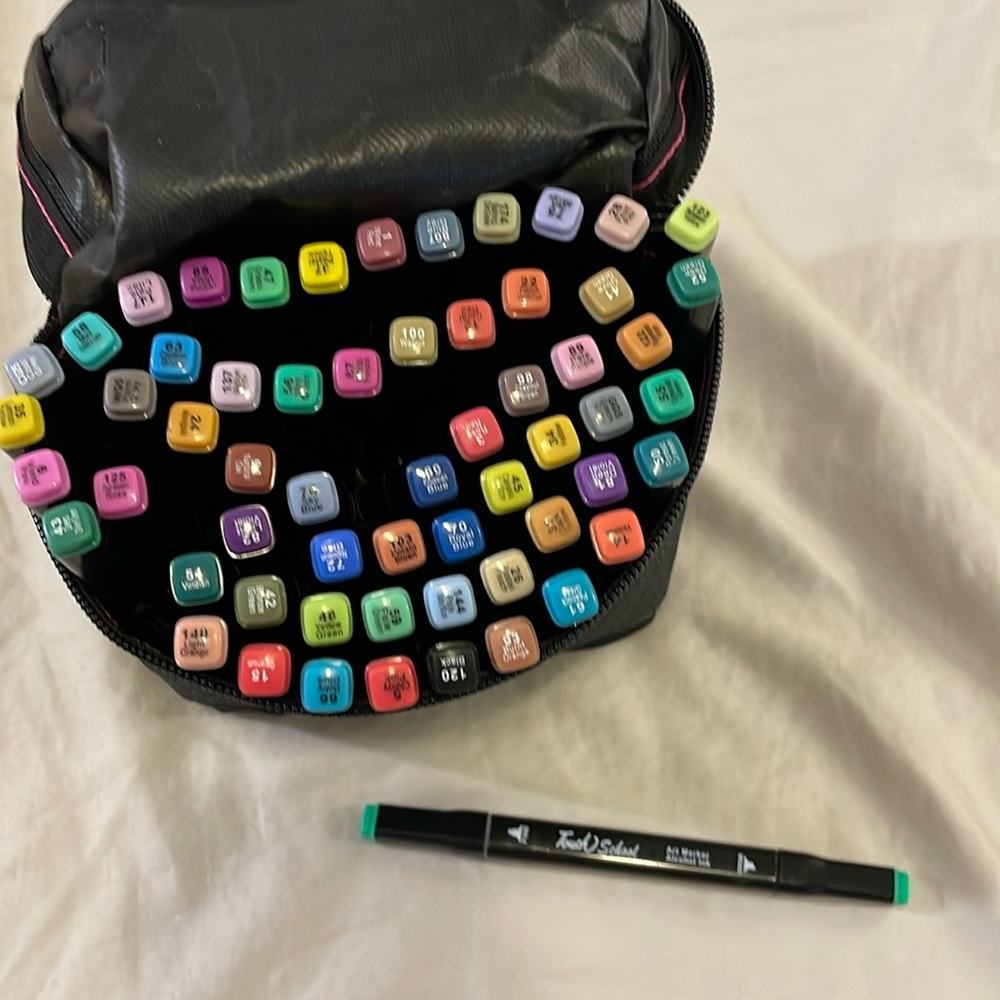 60 color double sided tip markers and bag